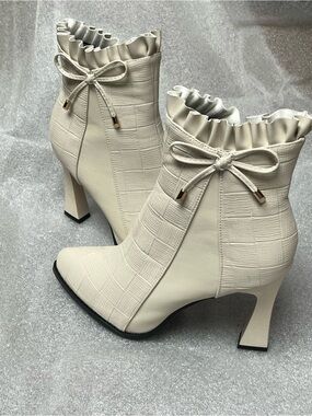 SHEIN | Cream Heeled Boots with Ruffle Trim | Size 38 (7)